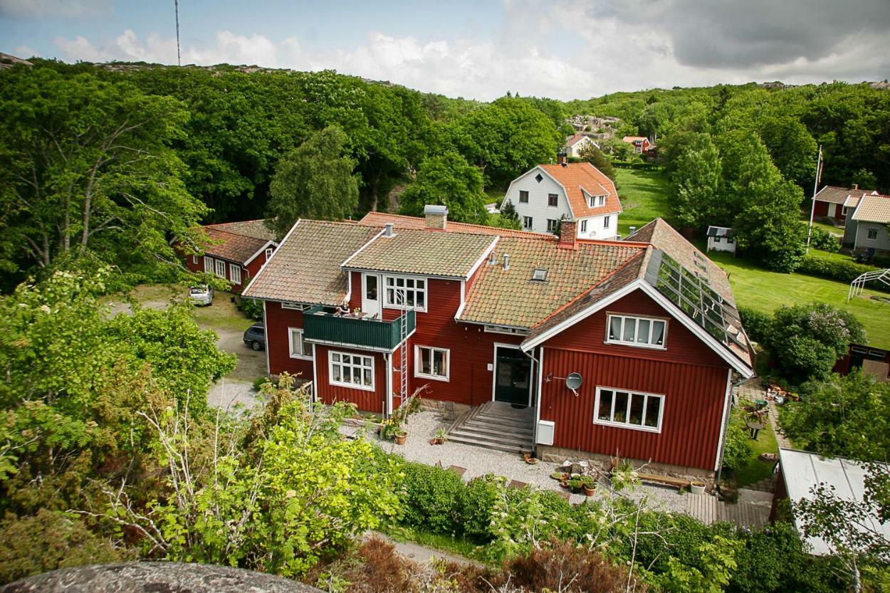Hamburgo Gamla Skola Hostel Hamburgsund Exterior photo