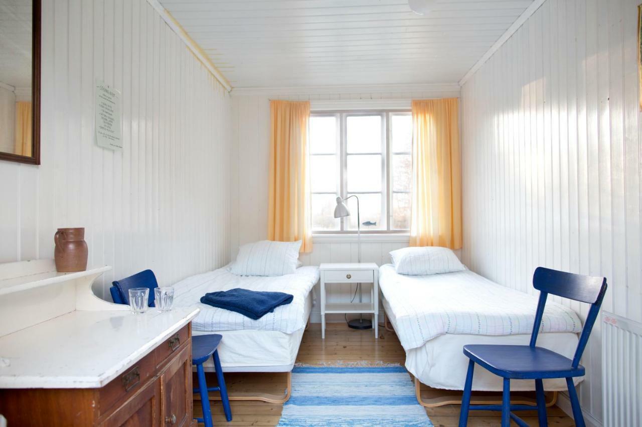 Hamburgo Gamla Skola Hostel Hamburgsund Exterior photo